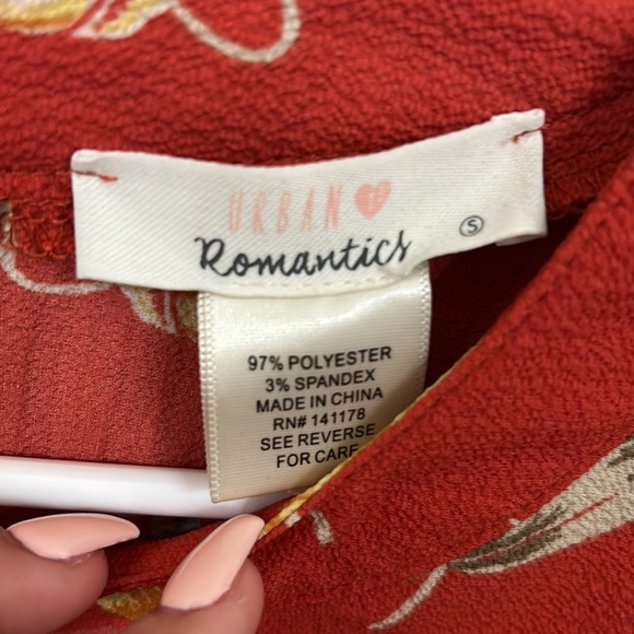 URBAN ROMANTICS blouse - Picture 2 of 5